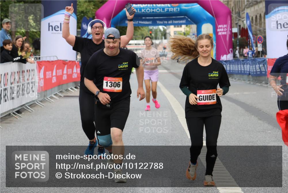 06.09.2026 - CURREX Alsterlauf Strokosch-Dieckow http://msf.ph/oto/10122788 06.09.2026 12:08:21 Ziel 1061, 1306, 1317, 3755 meine-sportfotos.de