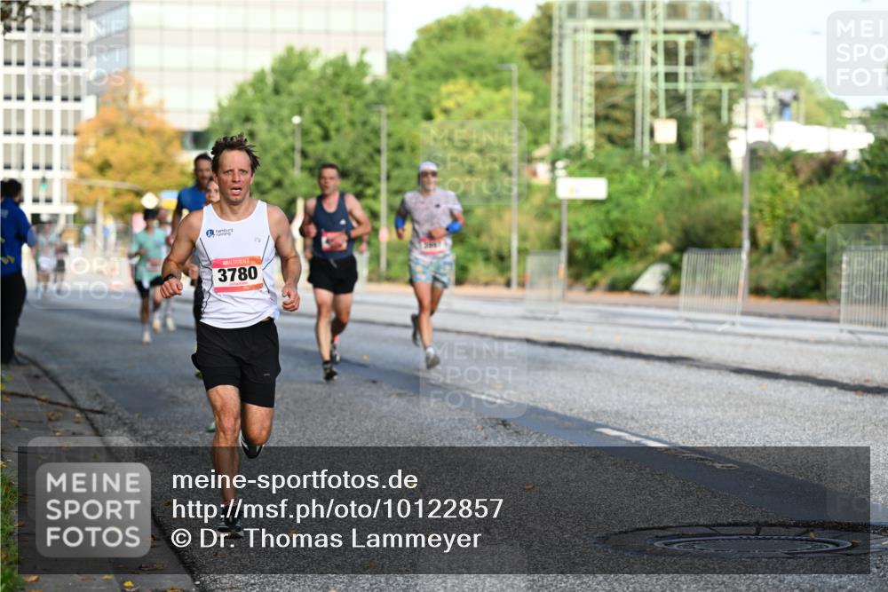 06.09.2026 - CURREX Alsterlauf Dr. Thomas Lammeyer http://msf.ph/oto/10122857 06.09.2026 09:38:34 Laufen 3780 meine-sportfotos.de