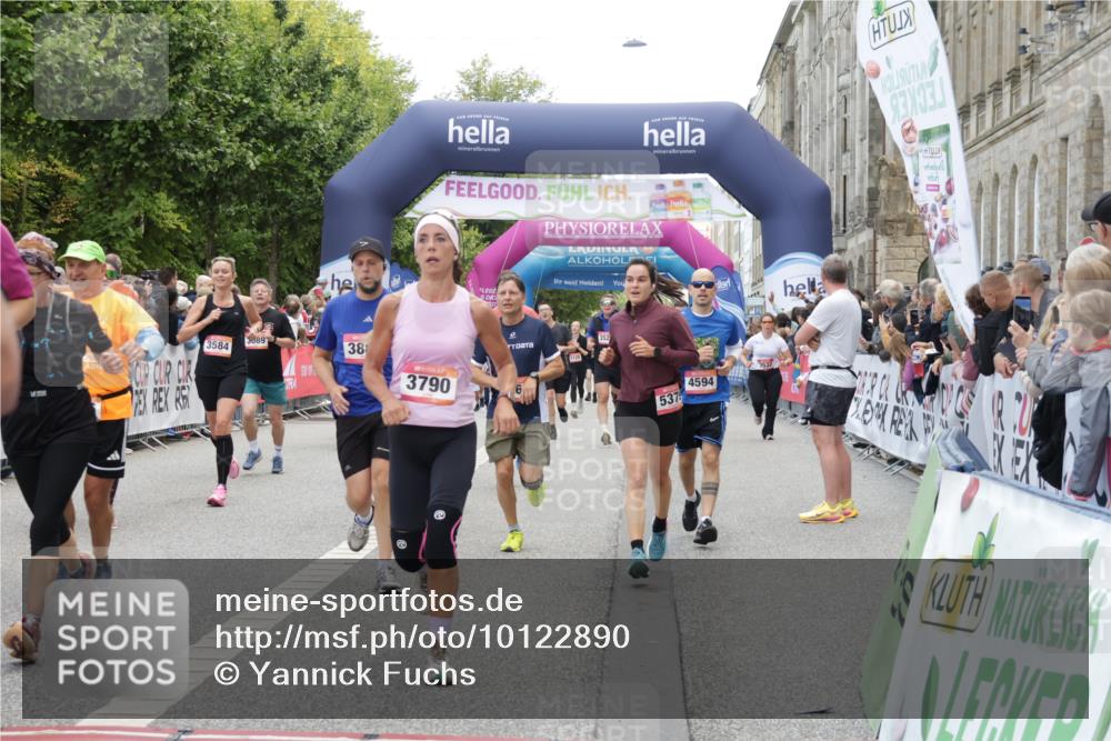 06.09.2026 - CURREX Alsterlauf Yannick Fuchs http://msf.ph/oto/10122890 06.09.2026 10:02:33 Ziel 2135, 2486, 2488, 2817, 2886, 3062, 3089, 3447, 3584, 3790, 3858, 3882, 4173, 4325, 4550, 4594, 4624, 5379, 5517, 5655, 5908, 6152, 6174, 6203, 6233, 8268, 8331 meine-sportfotos.de