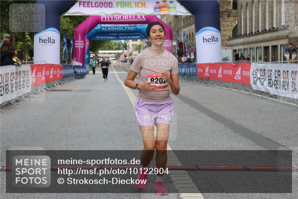 06.09.2026 - CURREX Alsterlauf Strokosch-Dieckow http://msf.ph/oto/10122904 06.09.2026 12:08:30 Ziel 1061, 1317, 8202 meine-sportfotos.de