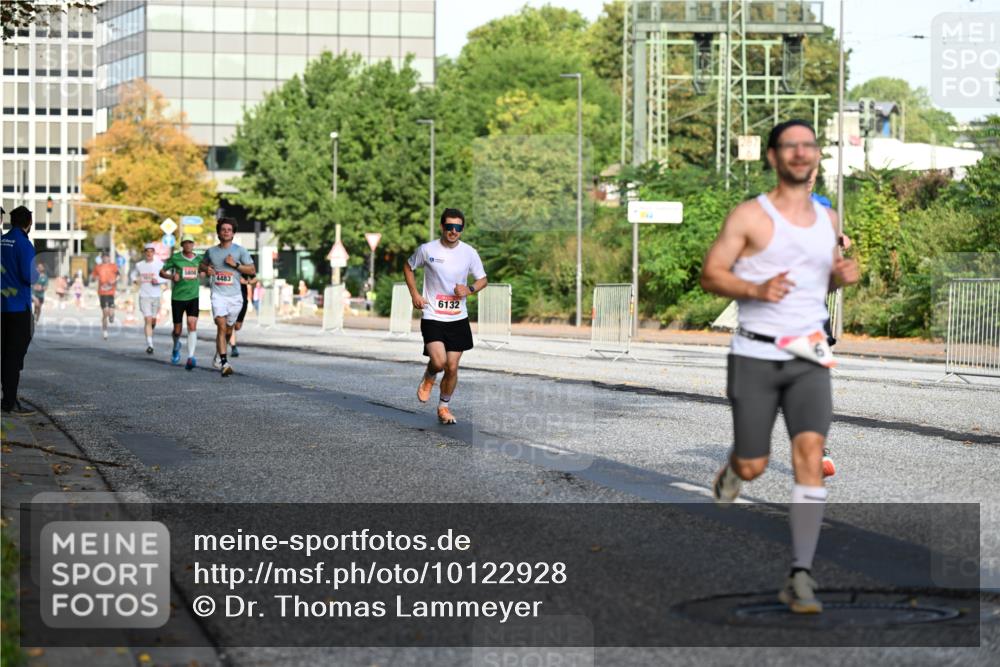 06.09.2026 - CURREX Alsterlauf Dr. Thomas Lammeyer http://msf.ph/oto/10122928 06.09.2026 09:38:42 Laufen 5404, 4483, 6132 meine-sportfotos.de