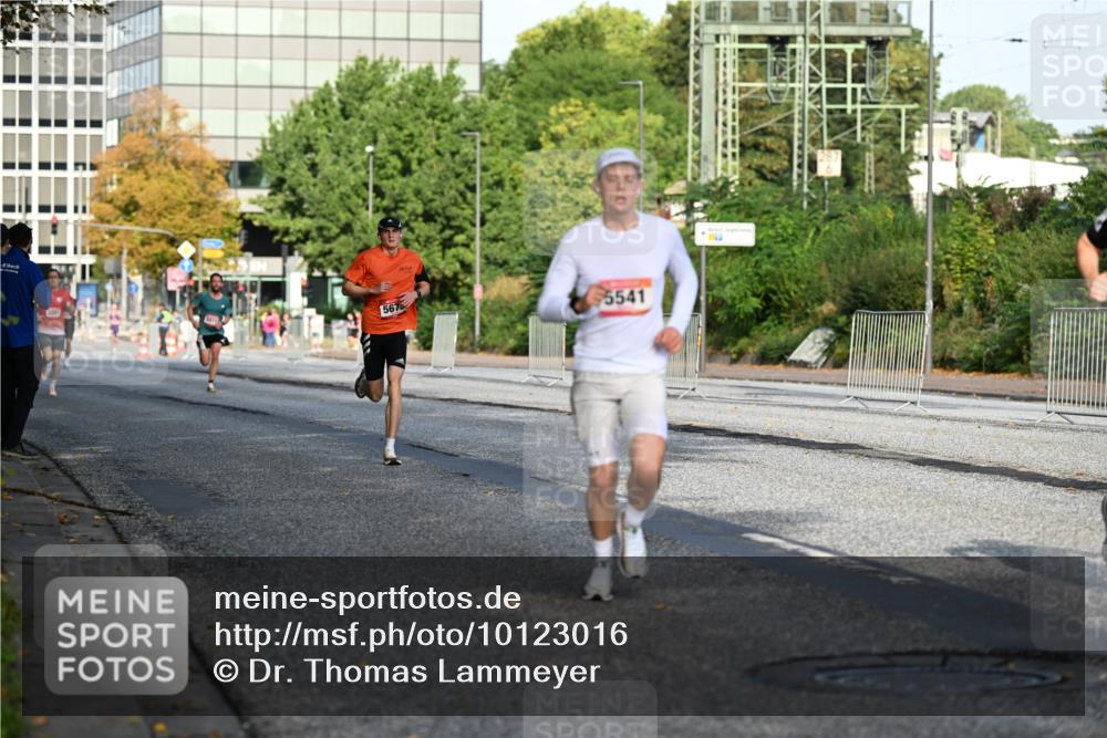 06.09.2026 - CURREX Alsterlauf Dr. Thomas Lammeyer http://msf.ph/oto/10123016 06.09.2026 09:38:51 Laufen 567, 5541 meine-sportfotos.de