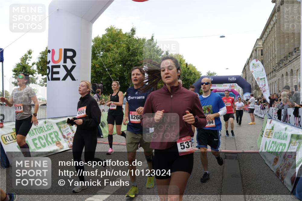 06.09.2026 - CURREX Alsterlauf Yannick Fuchs http://msf.ph/oto/10123024 06.09.2026 10:02:36 Ziel 2135, 2304, 2486, 2488, 2702, 2886, 2954, 3028, 3042, 3062, 3089, 3532, 3584, 3790, 3858, 3882, 4173, 4263, 4285, 4325, 4550, 4594, 4624, 5379, 5517, 5908, 6152, 6174, 6203, 6431, 8244, 8268, 8331 meine-sportfotos.de