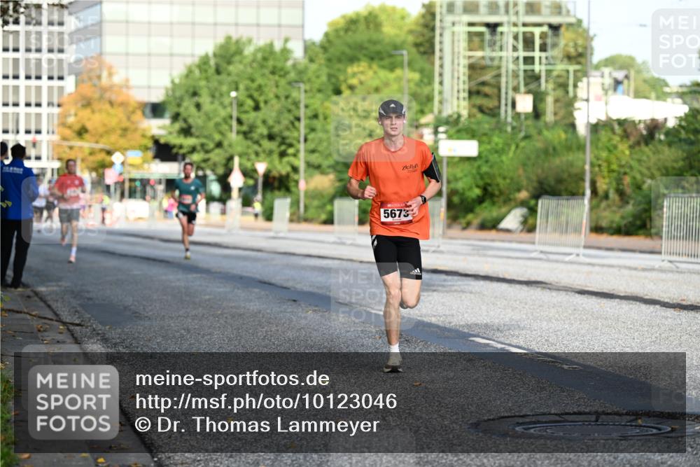 06.09.2026 - CURREX Alsterlauf Dr. Thomas Lammeyer http://msf.ph/oto/10123046 06.09.2026 09:38:54 Laufen 5673 meine-sportfotos.de