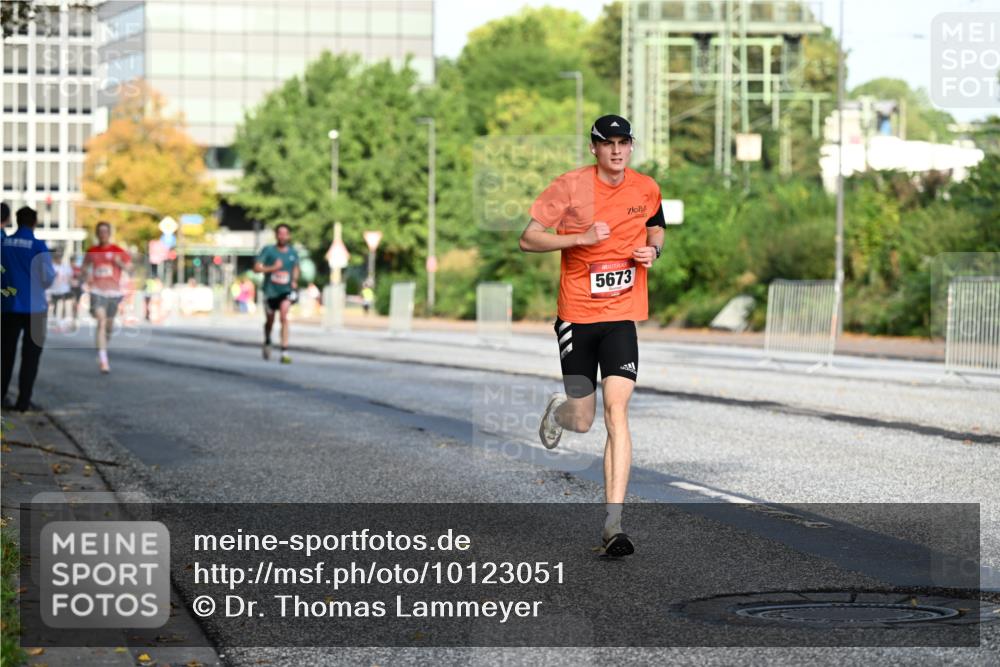 06.09.2026 - CURREX Alsterlauf Dr. Thomas Lammeyer http://msf.ph/oto/10123051 06.09.2026 09:38:54 Laufen 5673 meine-sportfotos.de