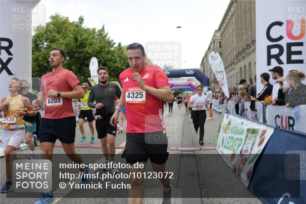 06.09.2026 - CURREX Alsterlauf Yannick Fuchs http://msf.ph/oto/10123072 06.09.2026 10:02:38 Ziel 2135, 2304, 2486, 2488, 2702, 2886, 2954, 3028, 3042, 3089, 3221, 3222, 3532, 3584, 3790, 3858, 3882, 4173, 4263, 4285, 4325, 4550, 4594, 4624, 5379, 5517, 5908, 6120, 6174, 6203, 6431, 8121, 8147, 8244, 8268, 8331 meine-sportfotos.de