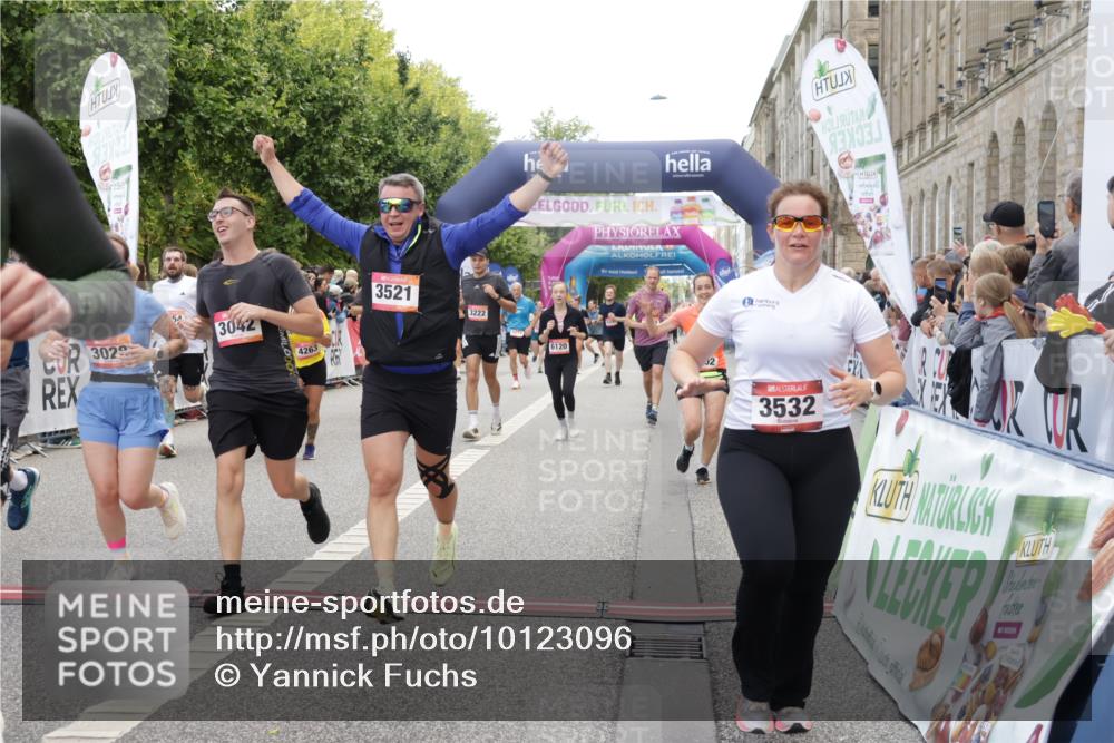 06.09.2026 - CURREX Alsterlauf Yannick Fuchs http://msf.ph/oto/10123096 06.09.2026 10:02:39 Ziel 2135, 2304, 2486, 2488, 2702, 2886, 2954, 3028, 3042, 3089, 3221, 3222, 3532, 3584, 3790, 3858, 3882, 4173, 4263, 4285, 4325, 4550, 4594, 4624, 5379, 5517, 5908, 6120, 6174, 6203, 6431, 8121, 8147, 8244, 8268, 8331 meine-sportfotos.de