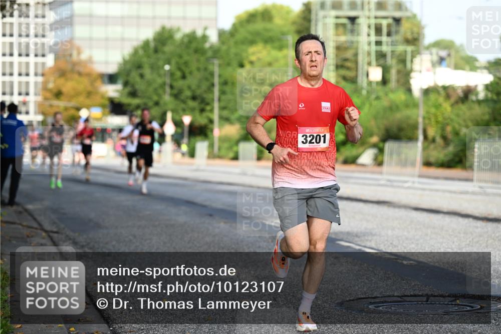06.09.2026 - CURREX Alsterlauf Dr. Thomas Lammeyer http://msf.ph/oto/10123107 06.09.2026 09:39:01 Laufen 3201 meine-sportfotos.de