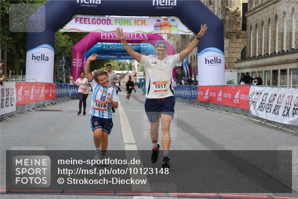 06.09.2026 - CURREX Alsterlauf Strokosch-Dieckow http://msf.ph/oto/10123148 06.09.2026 12:09:33 Ziel 1017, 1019 meine-sportfotos.de