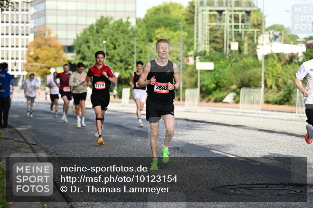 06.09.2026 - CURREX Alsterlauf Dr. Thomas Lammeyer http://msf.ph/oto/10123154 06.09.2026 09:39:08 Laufen 3779, 3592 meine-sportfotos.de