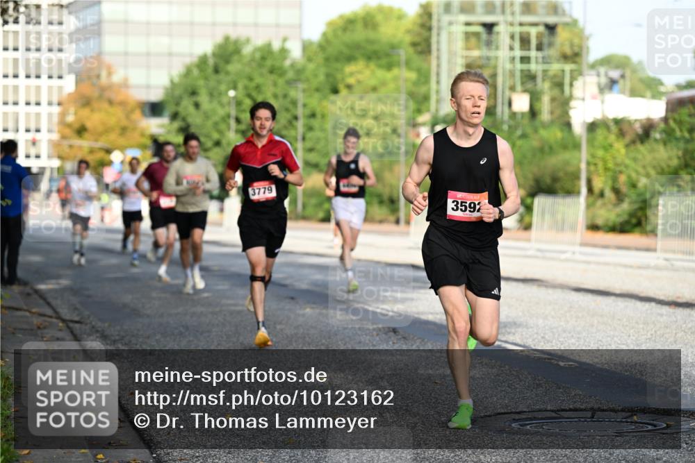 06.09.2026 - CURREX Alsterlauf Dr. Thomas Lammeyer http://msf.ph/oto/10123162 06.09.2026 09:39:09 Laufen 3779, 3592 meine-sportfotos.de