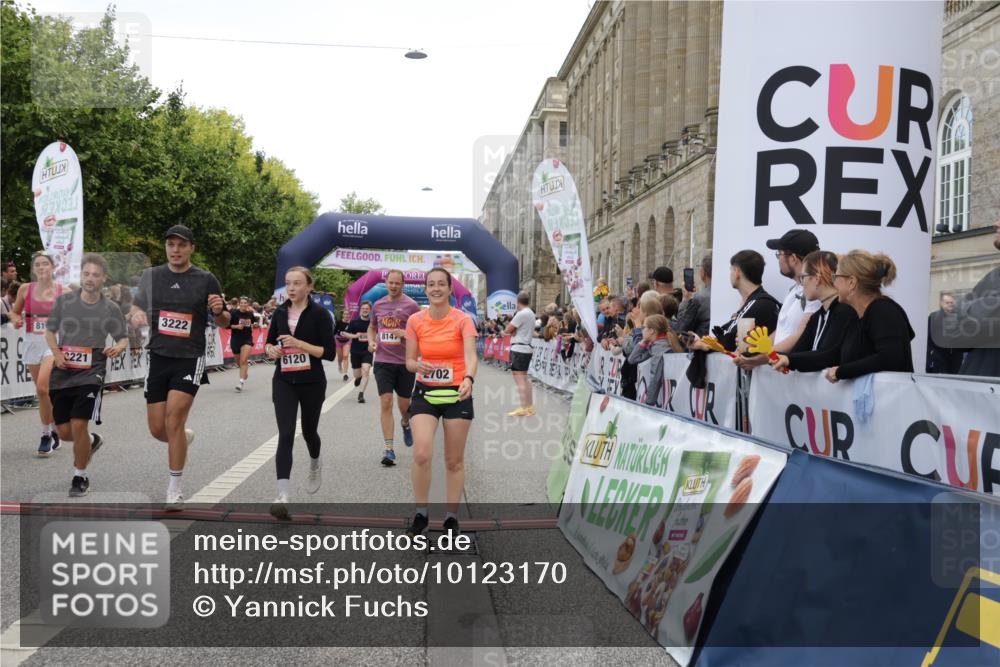 06.09.2026 - CURREX Alsterlauf Yannick Fuchs http://msf.ph/oto/10123170 06.09.2026 10:02:41 Ziel 2135, 2304, 2486, 2488, 2702, 2954, 3028, 3042, 3089, 3221, 3222, 3532, 3584, 3790, 3858, 3882, 4173, 4263, 4285, 4325, 4550, 4594, 4624, 5379, 5693, 5698, 5908, 6120, 6174, 6203, 6219, 6431, 8121, 8147, 8244, 8268, 8305 meine-sportfotos.de