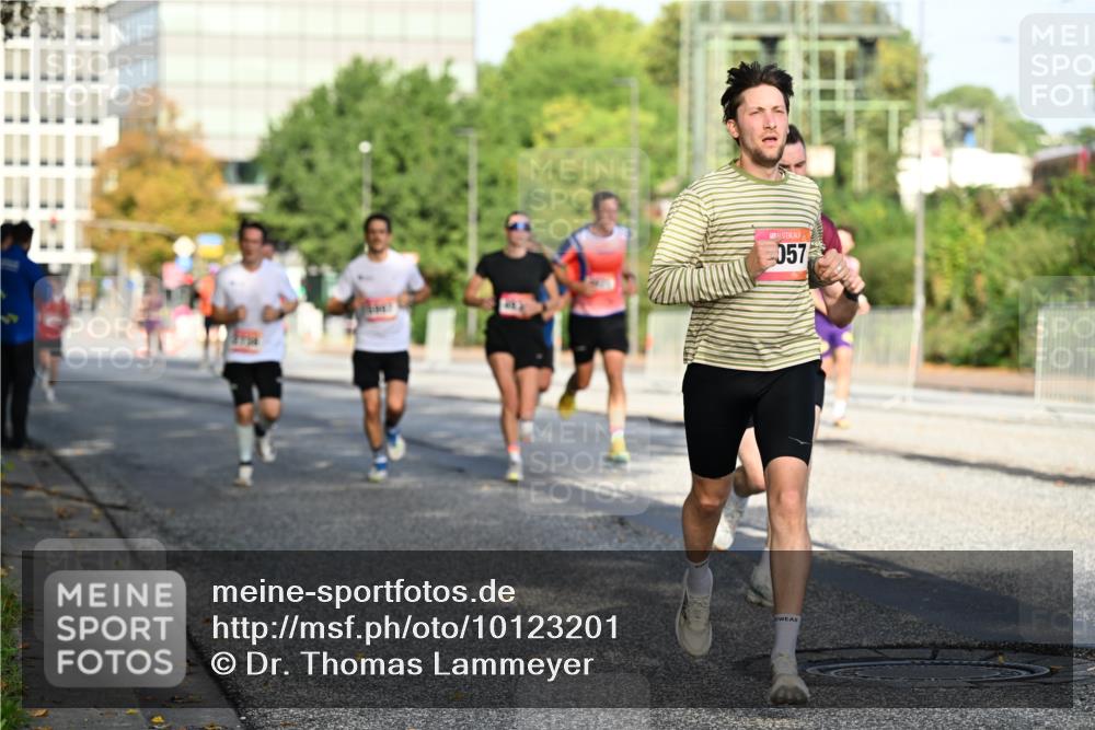 06.09.2026 - CURREX Alsterlauf Dr. Thomas Lammeyer http://msf.ph/oto/10123201 06.09.2026 09:39:13 Laufen 057 meine-sportfotos.de