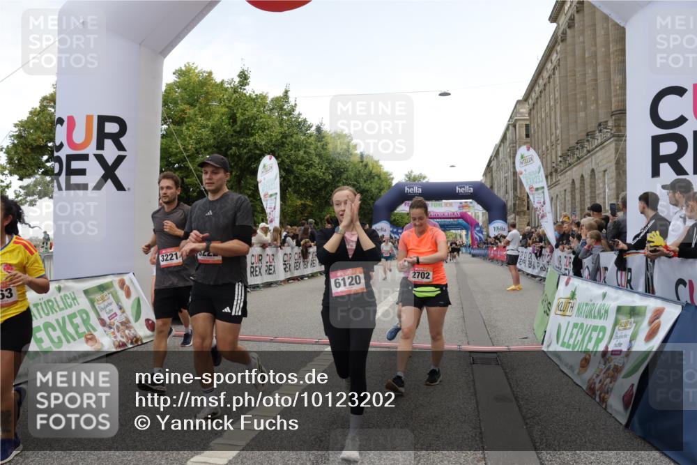 06.09.2026 - CURREX Alsterlauf Yannick Fuchs http://msf.ph/oto/10123202 06.09.2026 10:02:42 Ziel 2135, 2304, 2702, 2954, 3028, 3042, 3089, 3221, 3222, 3532, 3584, 4173, 4263, 4285, 4325, 4550, 4594, 4624, 5379, 5693, 5698, 5908, 6120, 6203, 6219, 6431, 8121, 8147, 8244, 8268, 8305 meine-sportfotos.de