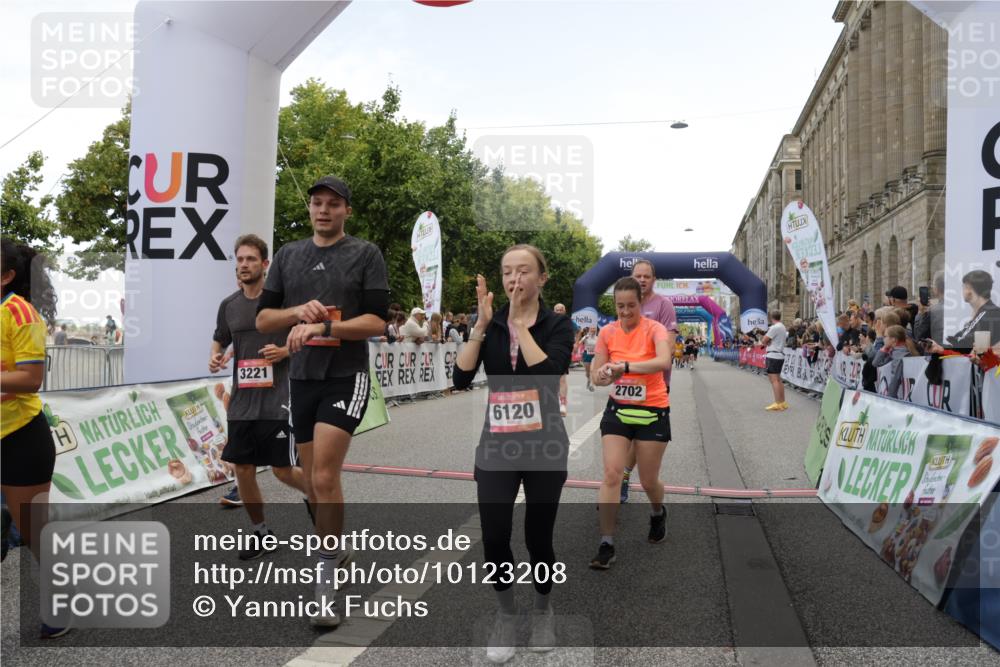 06.09.2026 - CURREX Alsterlauf Yannick Fuchs http://msf.ph/oto/10123208 06.09.2026 10:02:43 Ziel 2135, 2304, 2702, 2954, 3028, 3042, 3089, 3221, 3222, 3532, 3584, 4263, 4285, 4325, 4594, 4624, 5693, 5698, 5908, 6120, 6203, 6219, 6431, 8121, 8147, 8244, 8305 meine-sportfotos.de