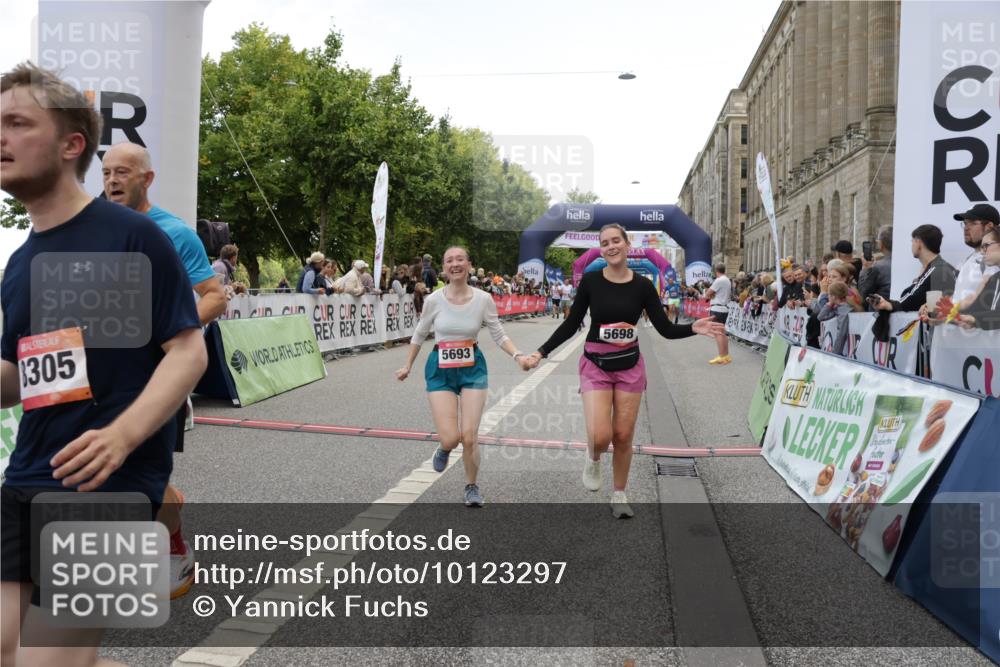 06.09.2026 - CURREX Alsterlauf Yannick Fuchs http://msf.ph/oto/10123297 06.09.2026 10:02:46 Ziel 2304, 2702, 2954, 3028, 3042, 3221, 3222, 3532, 4263, 4285, 5693, 5698, 6120, 6219, 6431, 8121, 8147, 8244, 8282, 8305 meine-sportfotos.de