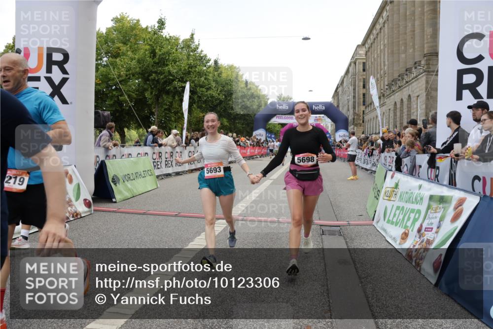 06.09.2026 - CURREX Alsterlauf Yannick Fuchs http://msf.ph/oto/10123306 06.09.2026 10:02:46 Ziel 2304, 2702, 2954, 3028, 3042, 3221, 3222, 3532, 4263, 4285, 5693, 5698, 6120, 6219, 6431, 8121, 8147, 8244, 8282, 8305 meine-sportfotos.de