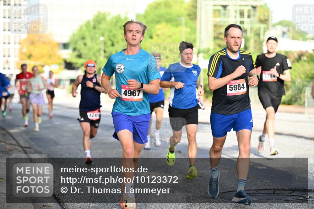 06.09.2026 - CURREX Alsterlauf Dr. Thomas Lammeyer http://msf.ph/oto/10123372 06.09.2026 09:39:31 Laufen 4241, 4967, 5984 meine-sportfotos.de