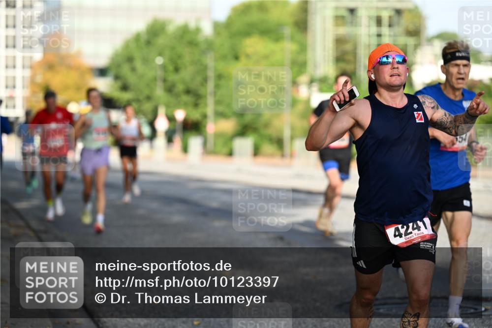 06.09.2026 - CURREX Alsterlauf Dr. Thomas Lammeyer http://msf.ph/oto/10123397 06.09.2026 09:39:34 Laufen 4241, 054 meine-sportfotos.de