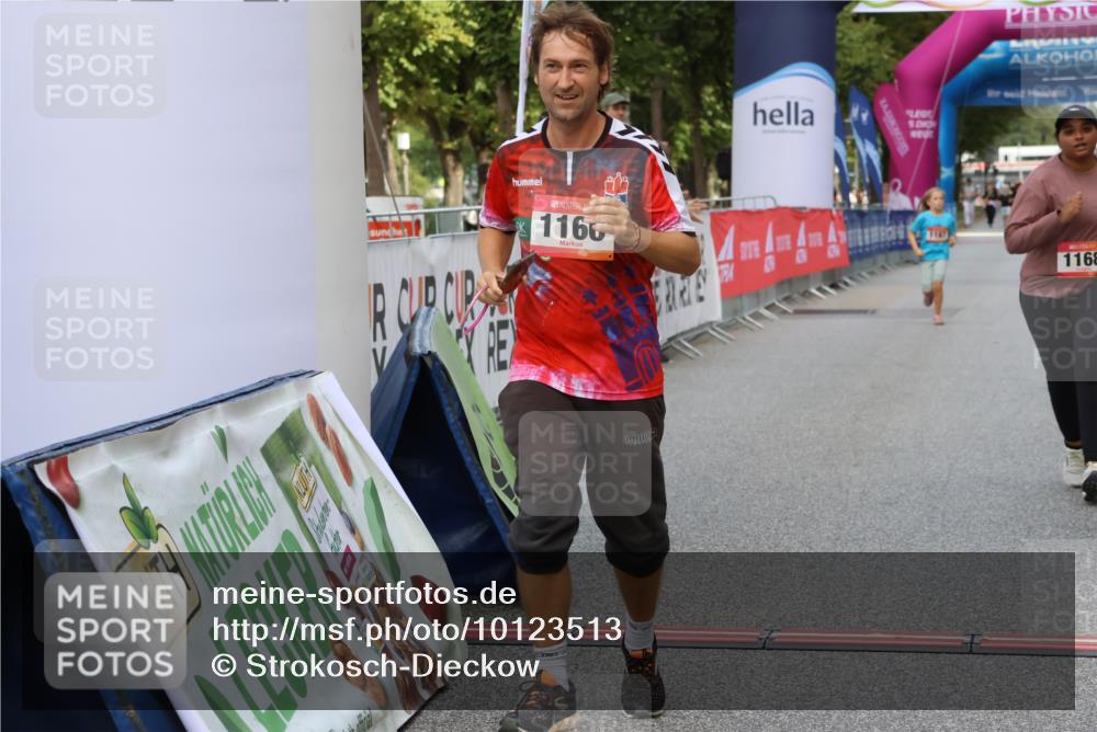 06.09.2026 - CURREX Alsterlauf Strokosch-Dieckow http://msf.ph/oto/10123513 06.09.2026 12:10:59 Ziel 1166, 1168, 1331 meine-sportfotos.de