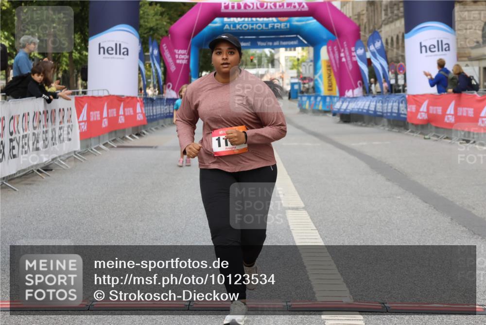 06.09.2026 - CURREX Alsterlauf Strokosch-Dieckow http://msf.ph/oto/10123534 06.09.2026 12:11:01 Ziel 1166, 1168, 1331 meine-sportfotos.de