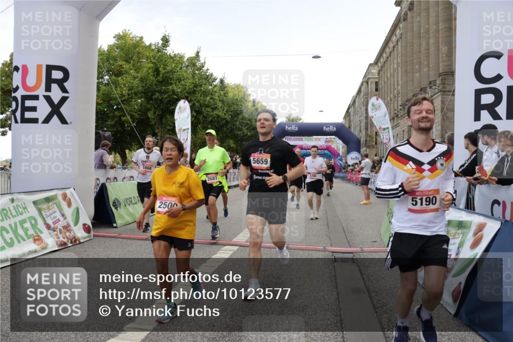 06.09.2026 - CURREX Alsterlauf Yannick Fuchs http://msf.ph/oto/10123577 06.09.2026 10:02:54 Ziel 2500, 2687, 4474, 4475, 5190, 5366, 5659, 5771, 5780, 5865, 5866, 6398, 8282 meine-sportfotos.de