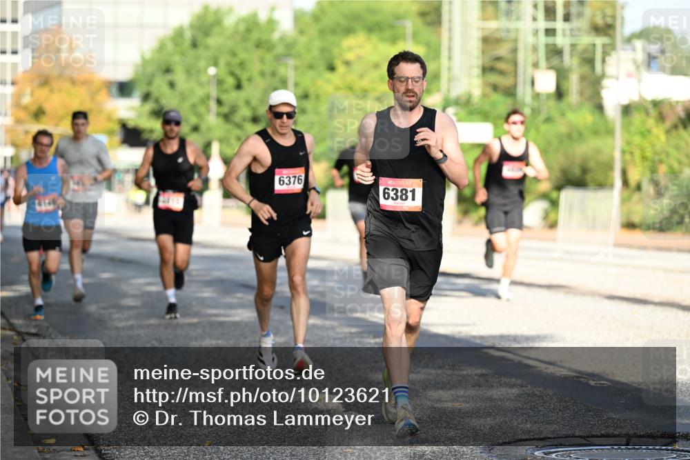 06.09.2026 - CURREX Alsterlauf Dr. Thomas Lammeyer http://msf.ph/oto/10123621 06.09.2026 09:40:01 Laufen 6376, 6381 meine-sportfotos.de