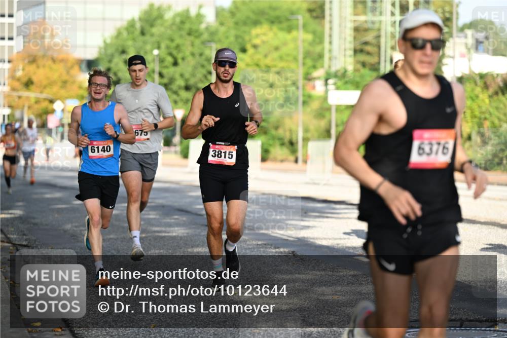 06.09.2026 - CURREX Alsterlauf Dr. Thomas Lammeyer http://msf.ph/oto/10123644 06.09.2026 09:40:03 Laufen 6140, 675, 8, 3815, 6376 meine-sportfotos.de