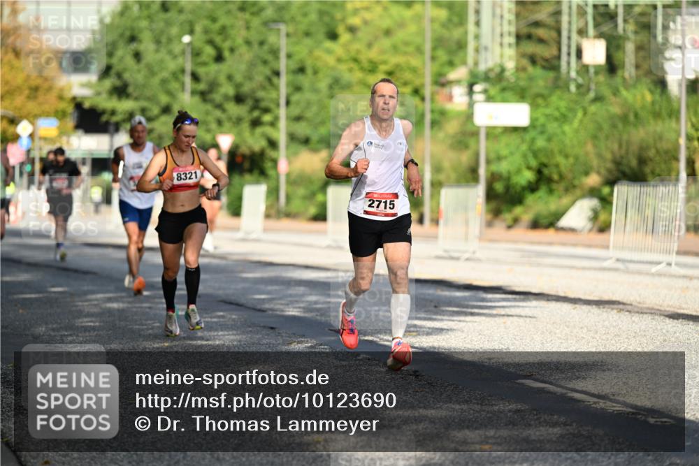 06.09.2026 - CURREX Alsterlauf Dr. Thomas Lammeyer http://msf.ph/oto/10123690 06.09.2026 09:40:08 Laufen 8321, 2715 meine-sportfotos.de