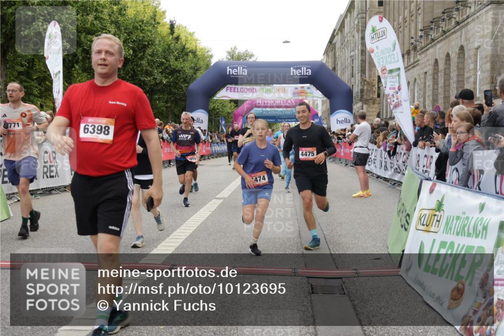 06.09.2026 - CURREX Alsterlauf Yannick Fuchs http://msf.ph/oto/10123695 06.09.2026 10:02:57 Ziel 2500, 2687, 3338, 3721, 3909, 4345, 4348, 4474, 4475, 4730, 5190, 5366, 5465, 5659, 5771, 5780, 5865, 5866, 6398, 8282 meine-sportfotos.de