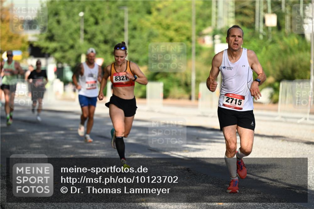 06.09.2026 - CURREX Alsterlauf Dr. Thomas Lammeyer http://msf.ph/oto/10123702 06.09.2026 09:40:09 Laufen 8321, 2715 meine-sportfotos.de