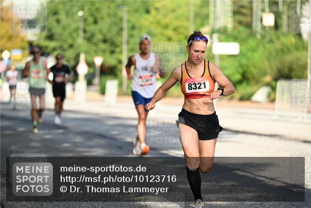 06.09.2026 - CURREX Alsterlauf Dr. Thomas Lammeyer http://msf.ph/oto/10123716 06.09.2026 09:40:11 Laufen 8321 meine-sportfotos.de