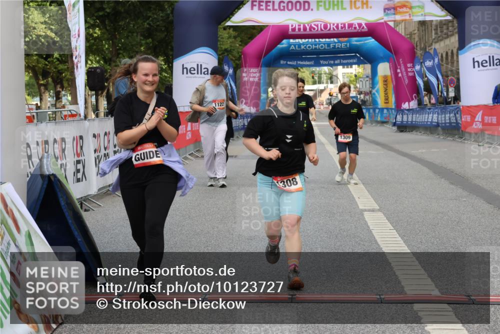06.09.2026 - CURREX Alsterlauf Strokosch-Dieckow http://msf.ph/oto/10123727 06.09.2026 12:11:46 Ziel 1308, 1309 meine-sportfotos.de