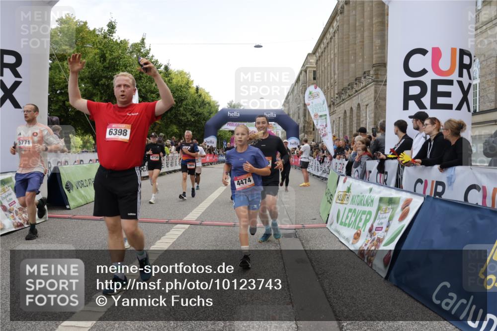 06.09.2026 - CURREX Alsterlauf Yannick Fuchs http://msf.ph/oto/10123743 06.09.2026 10:02:58 Ziel 2500, 2687, 3338, 3721, 3909, 4345, 4348, 4474, 4475, 4730, 5190, 5366, 5465, 5659, 5771, 5780, 5865, 5866, 6046, 6398 meine-sportfotos.de
