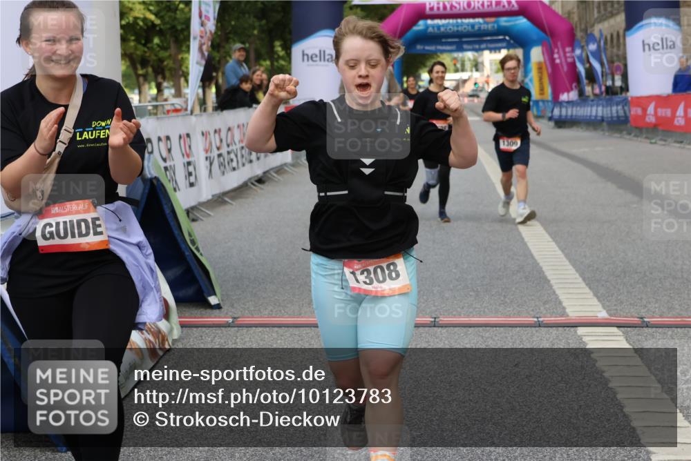 06.09.2026 - CURREX Alsterlauf Strokosch-Dieckow http://msf.ph/oto/10123783 06.09.2026 12:11:48 Ziel 1122, 1245, 1308, 1309 meine-sportfotos.de