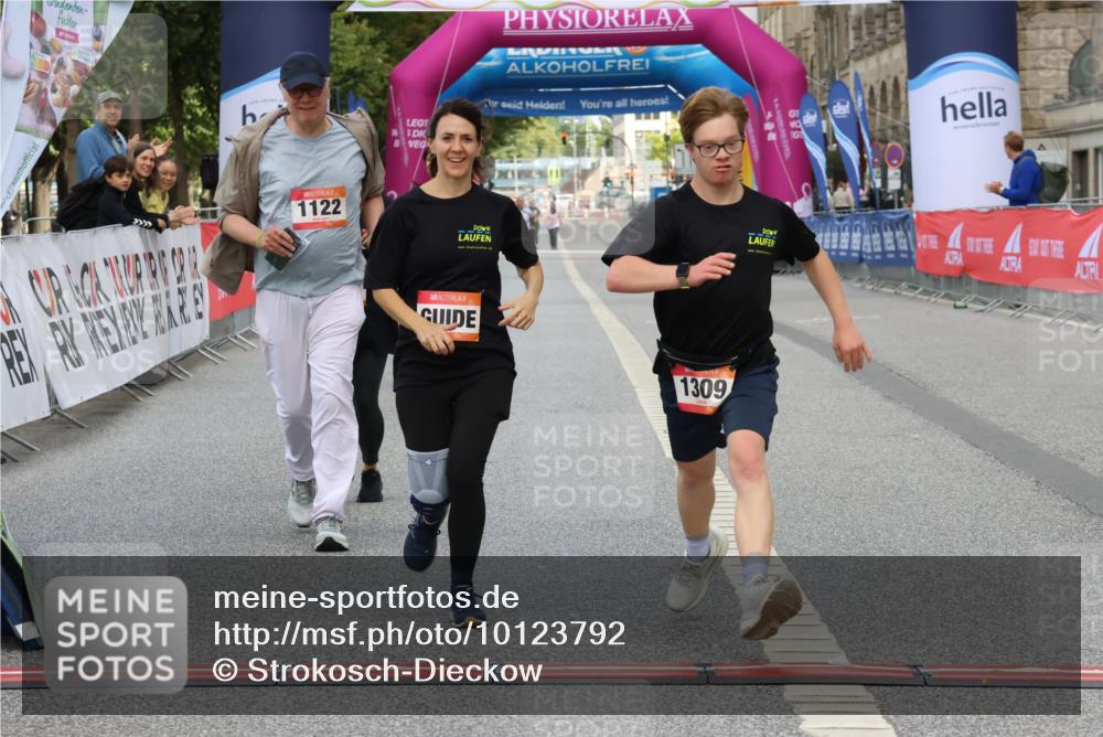 06.09.2026 - CURREX Alsterlauf Strokosch-Dieckow http://msf.ph/oto/10123792 06.09.2026 12:11:50 Ziel 1122, 1196, 1245, 1308, 1309 meine-sportfotos.de