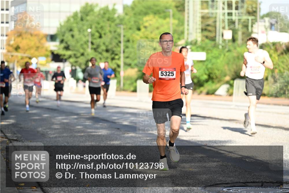 06.09.2026 - CURREX Alsterlauf Dr. Thomas Lammeyer http://msf.ph/oto/10123796 06.09.2026 09:40:21 Laufen 5325, 6002 meine-sportfotos.de