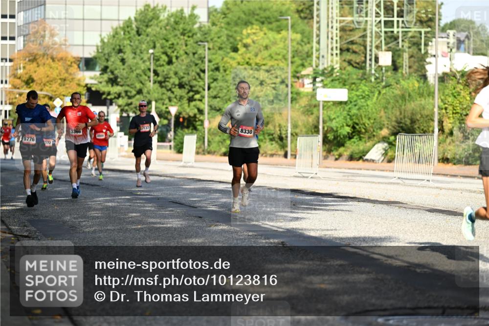 06.09.2026 - CURREX Alsterlauf Dr. Thomas Lammeyer http://msf.ph/oto/10123816 06.09.2026 09:40:23 Laufen 5776, 572, 3360, 137, 8330, 4000 meine-sportfotos.de
