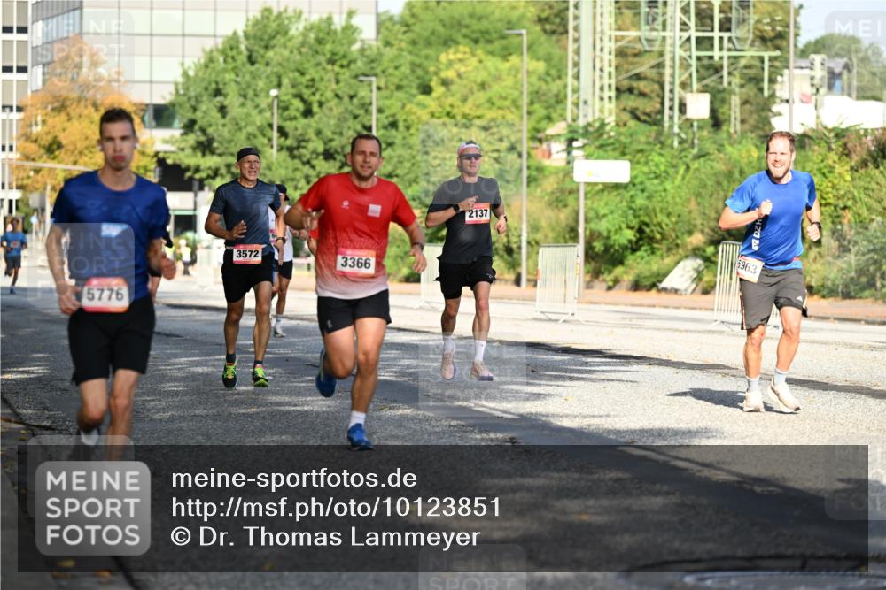 06.09.2026 - CURREX Alsterlauf Dr. Thomas Lammeyer http://msf.ph/oto/10123851 06.09.2026 09:40:26 Laufen 5776, 3572, 3366, 2137, 5963 meine-sportfotos.de