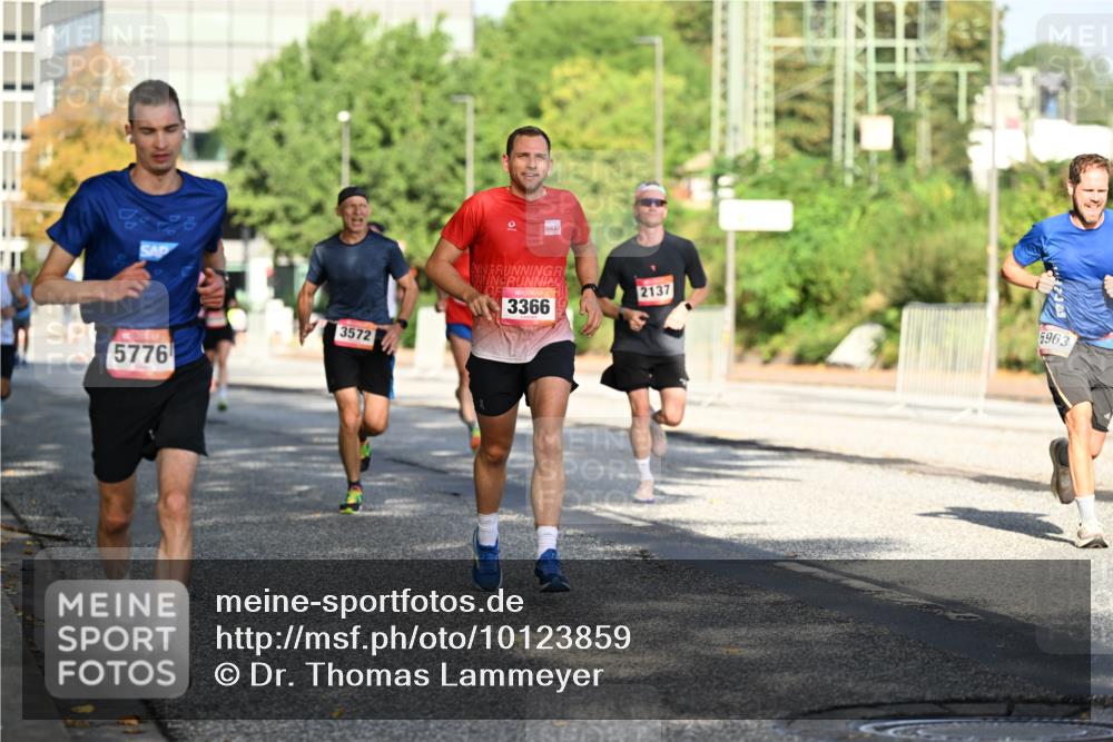 06.09.2026 - CURREX Alsterlauf Dr. Thomas Lammeyer http://msf.ph/oto/10123859 06.09.2026 09:40:27 Laufen 3572, 5776, 3366, 2137, 5963 meine-sportfotos.de