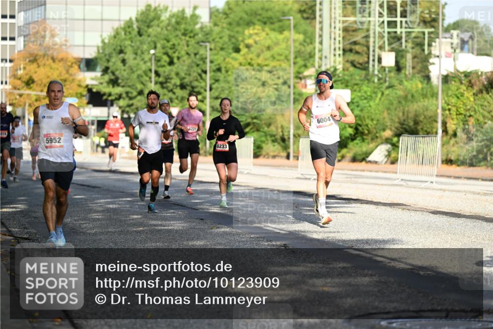 06.09.2026 - CURREX Alsterlauf Dr. Thomas Lammeyer http://msf.ph/oto/10123909 06.09.2026 09:40:31 Laufen 016, 5952, 6221, 8233, 6004 meine-sportfotos.de