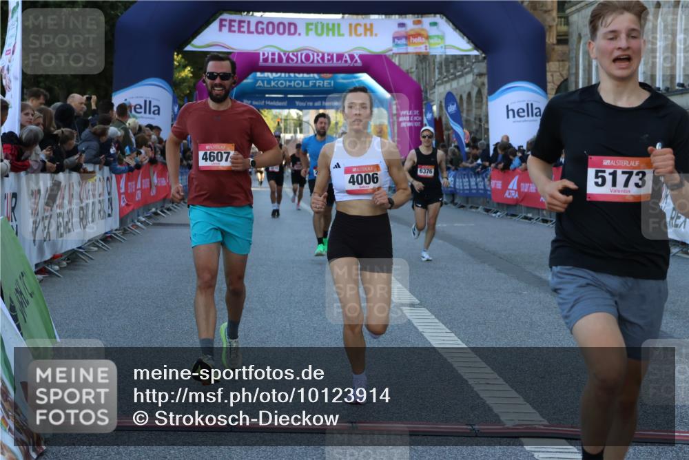 06.09.2026 - CURREX Alsterlauf Strokosch-Dieckow http://msf.ph/oto/10123914 06.09.2026 09:42:42 Ziel 2729, 3692, 4006, 4607, 4829, 5173, 5811, 6376 meine-sportfotos.de
