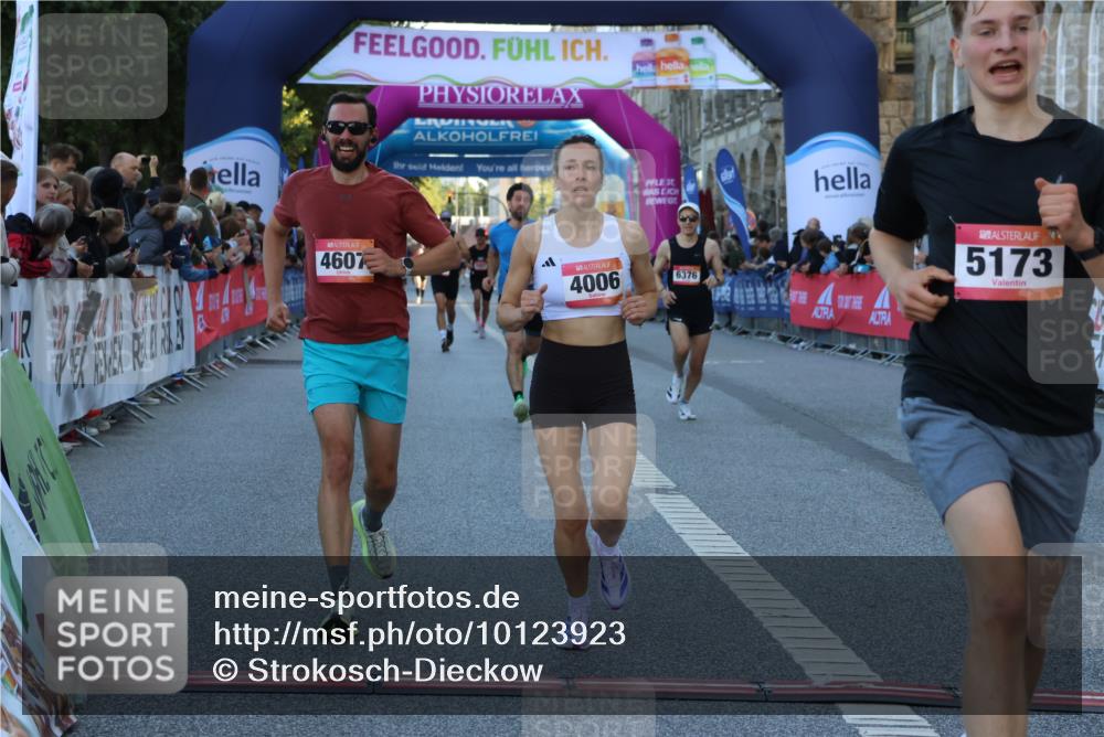 06.09.2026 - CURREX Alsterlauf Strokosch-Dieckow http://msf.ph/oto/10123923 06.09.2026 09:42:42 Ziel 2729, 3692, 4006, 4607, 4829, 5173, 5811, 6376 meine-sportfotos.de
