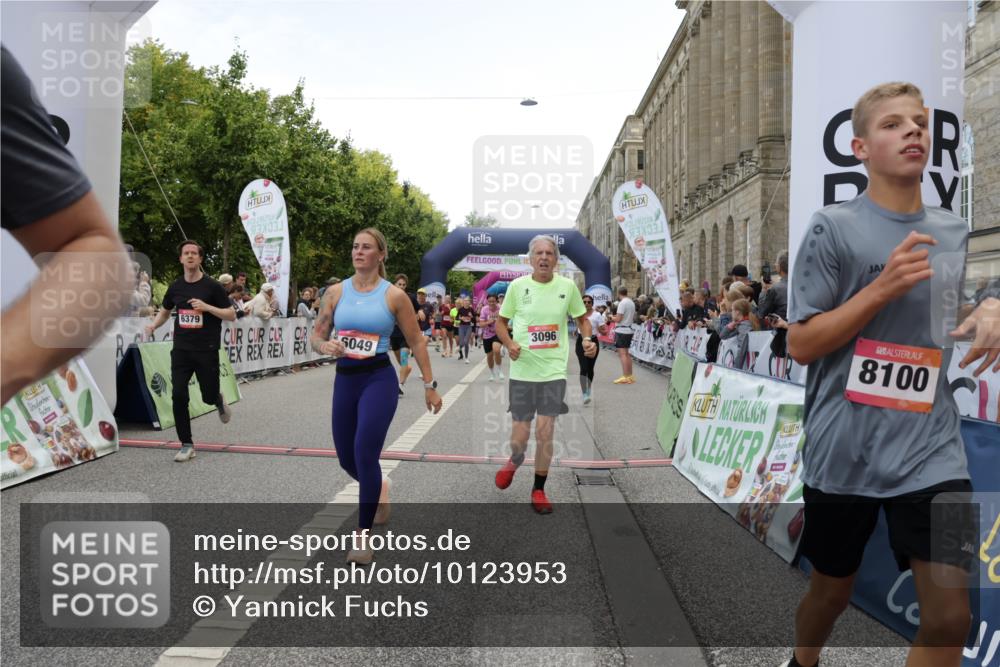 06.09.2026 - CURREX Alsterlauf Yannick Fuchs http://msf.ph/oto/10123953 06.09.2026 10:03:06 Ziel 2096, 2778, 3096, 3338, 3721, 3909, 3919, 3920, 4310, 4345, 4348, 4454, 4519, 4730, 4922, 5234, 5465, 5903, 5936, 6046, 6049, 6264, 6324, 6379, 8100, 8288 meine-sportfotos.de