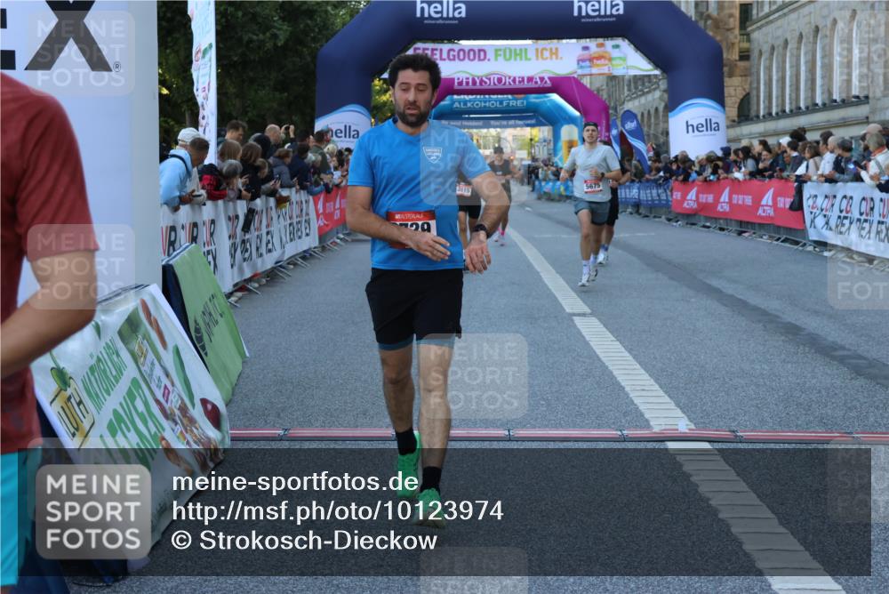 06.09.2026 - CURREX Alsterlauf Strokosch-Dieckow http://msf.ph/oto/10123974 06.09.2026 09:42:46 Ziel 2007, 2729, 3110, 3692, 3815, 4006, 4607, 5173, 5675, 5811, 6376, 6381 meine-sportfotos.de