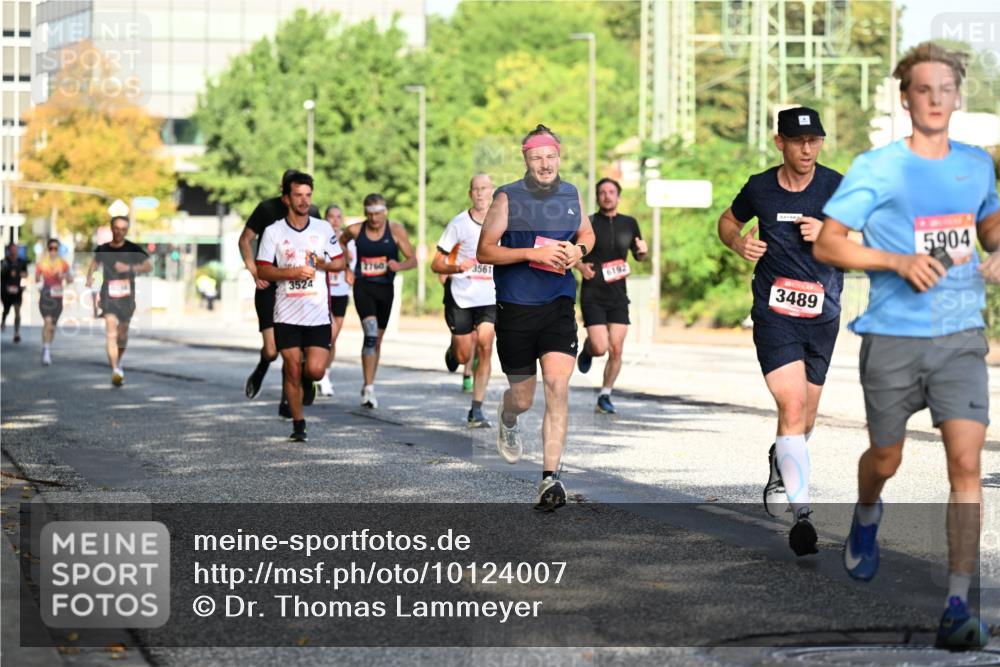 06.09.2026 - CURREX Alsterlauf Dr. Thomas Lammeyer http://msf.ph/oto/10124007 06.09.2026 09:40:43 Laufen 2760, 3561, 6192, 3524, 3489, 5904 meine-sportfotos.de
