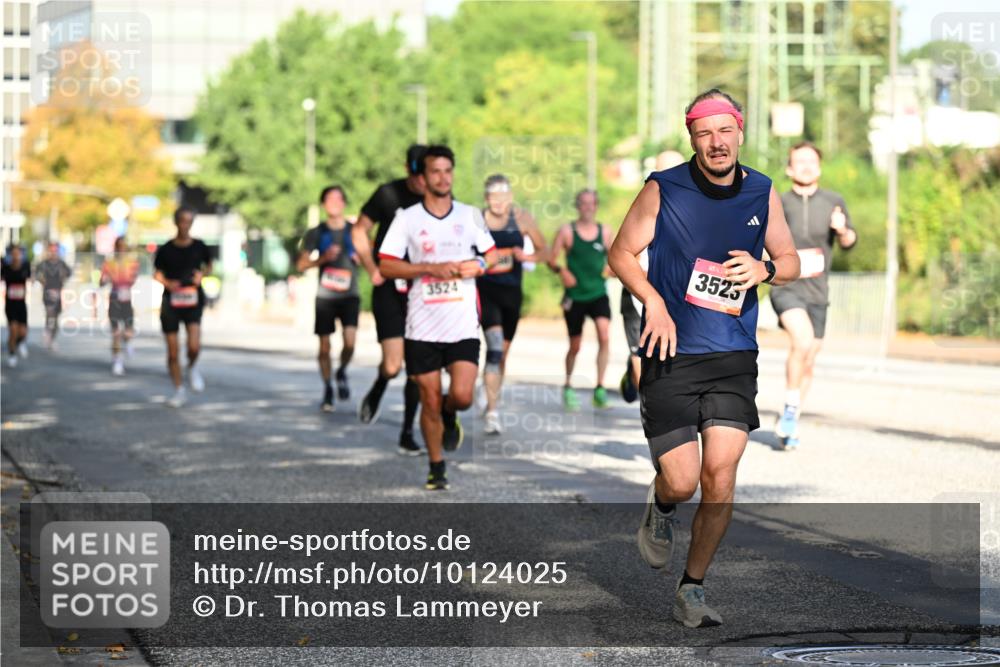 06.09.2026 - CURREX Alsterlauf Dr. Thomas Lammeyer http://msf.ph/oto/10124025 06.09.2026 09:40:44 Laufen 3524, 3525 meine-sportfotos.de