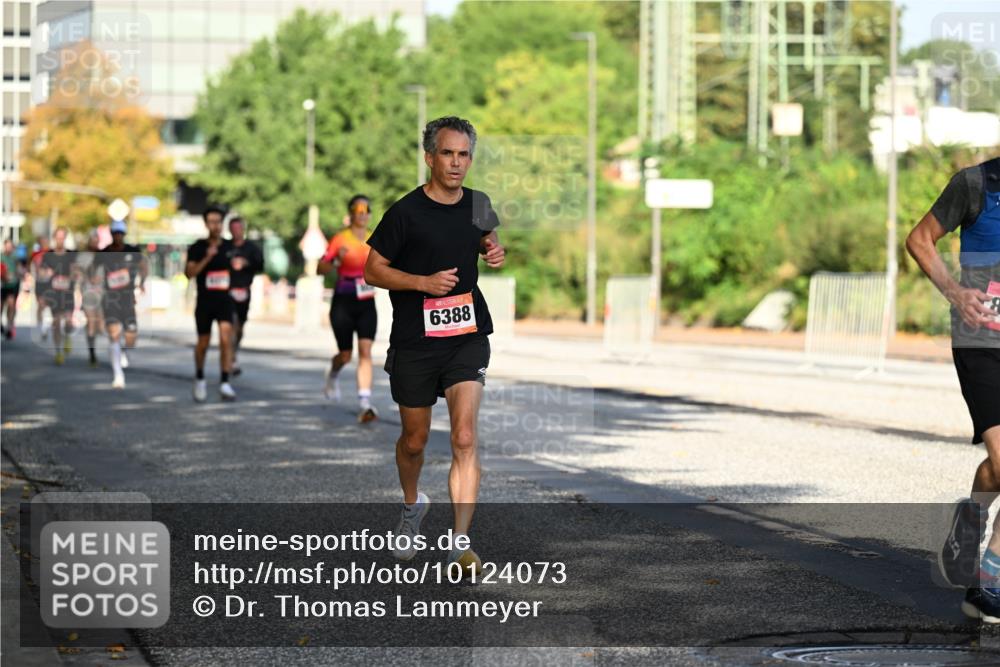 06.09.2026 - CURREX Alsterlauf Dr. Thomas Lammeyer http://msf.ph/oto/10124073 06.09.2026 09:40:49 Laufen 6388 meine-sportfotos.de