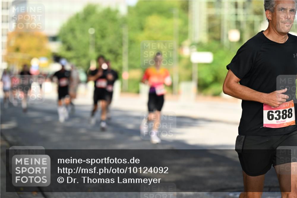 06.09.2026 - CURREX Alsterlauf Dr. Thomas Lammeyer http://msf.ph/oto/10124092 06.09.2026 09:40:51 Laufen 6388 meine-sportfotos.de
