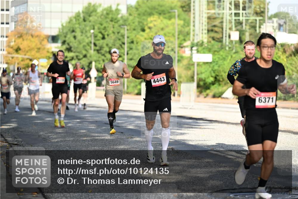 06.09.2026 - CURREX Alsterlauf Dr. Thomas Lammeyer http://msf.ph/oto/10124135 06.09.2026 09:40:55 Laufen 6370, 5649, 4443, 6371 meine-sportfotos.de